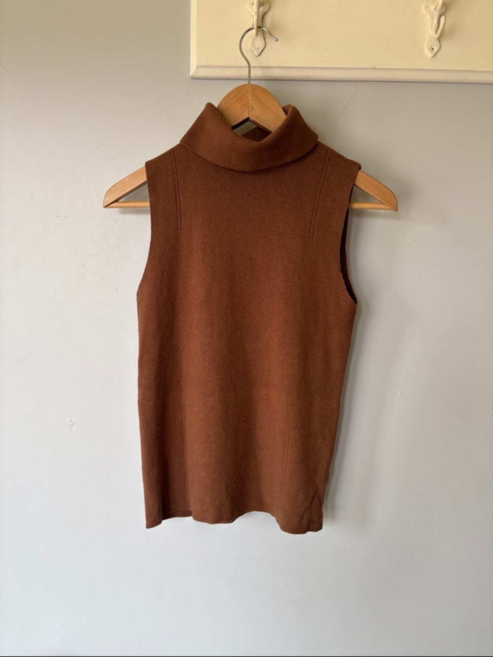 Lili Sidonio Brown Sleeveless Turtleneck Knit Sweater Top Size Medium